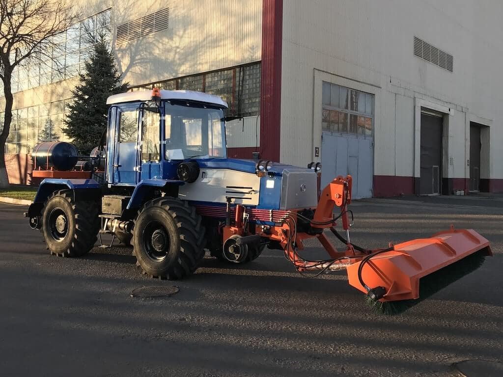 Щётка дорожная универсальная